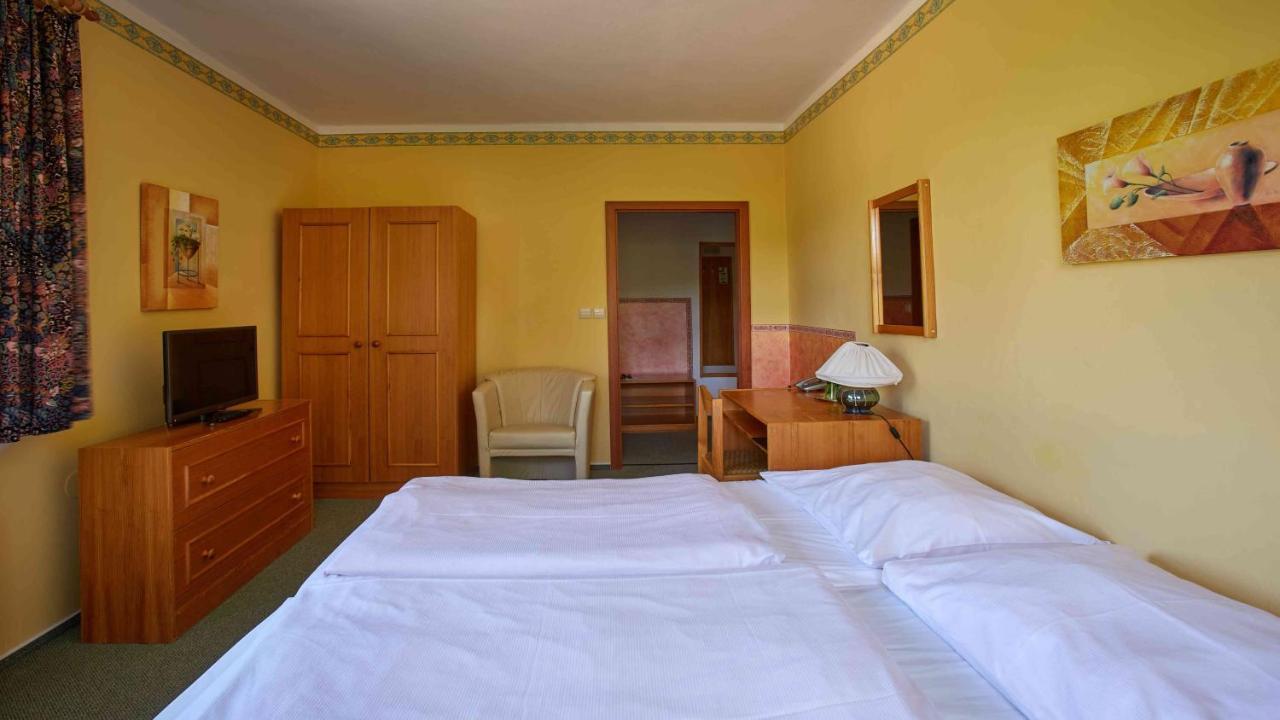Penzion Lasakuv Mlyn Boskovice Bagian luar foto