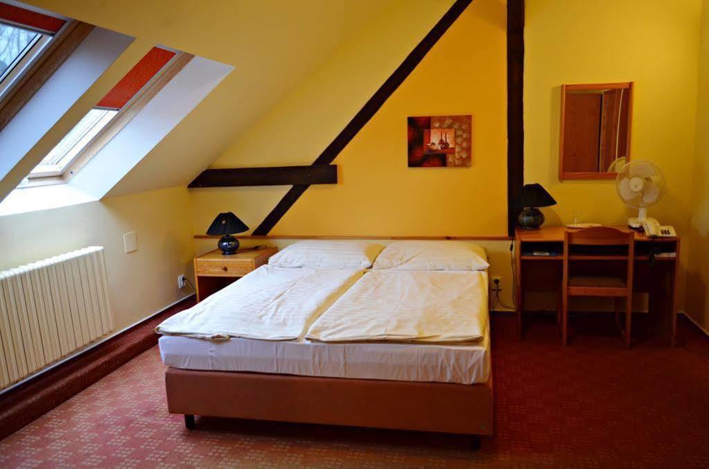 Penzion Lasakuv Mlyn Boskovice Bagian luar foto